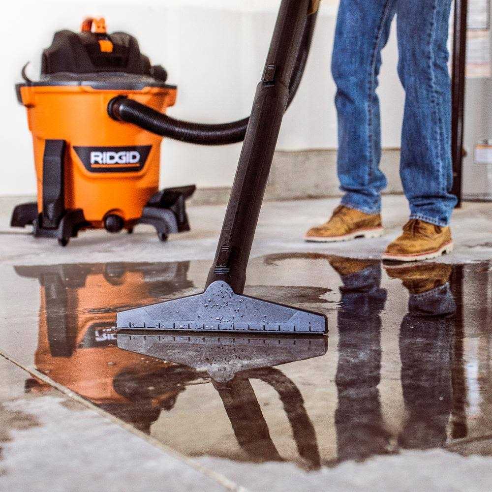 RIDGID 2-1/2 in. Locking Accessory Wet Nozzle for Wet/Dry Vacs LA2510 - Image 5