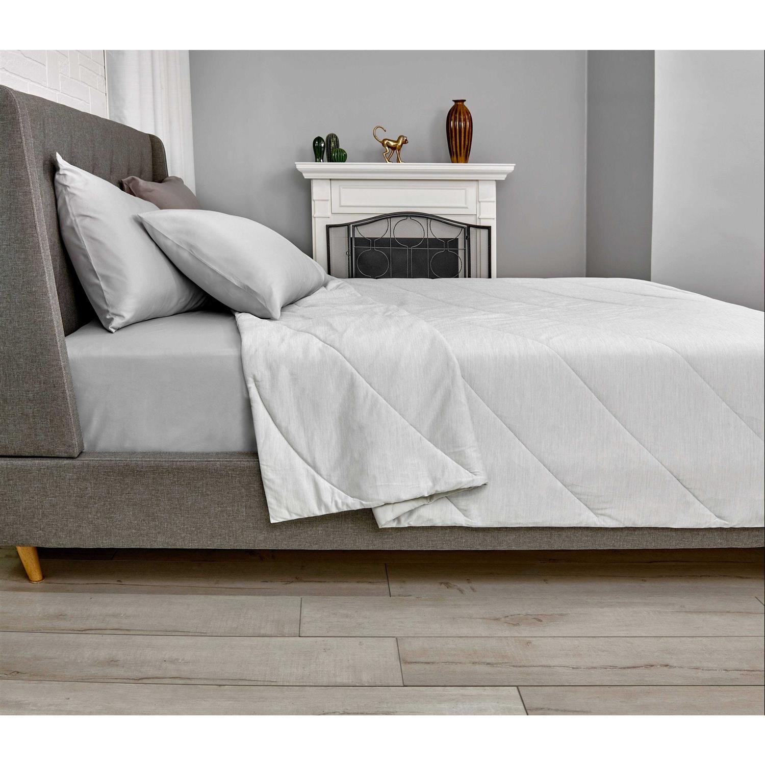 Mainstays Cool-Touch Cooling Blanket - Image 4