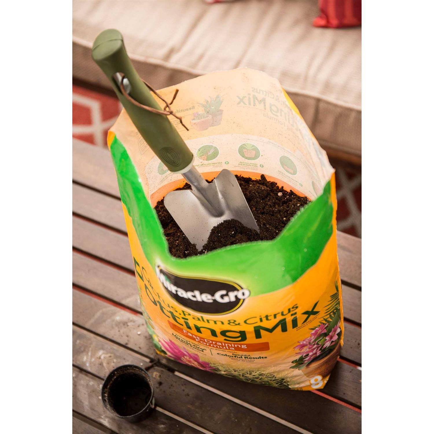 Miracle-Gro Cactus Palm Citrus Potting Mix - Image 5