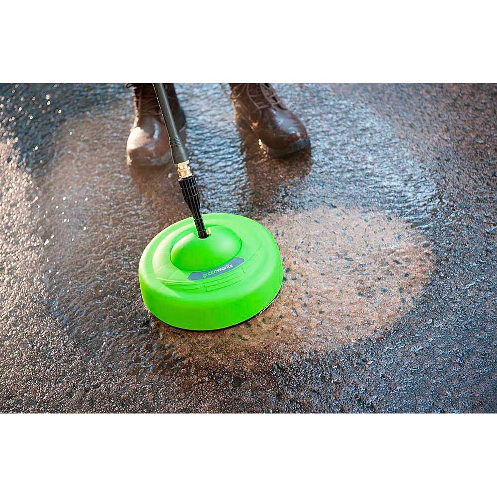 Greenworks 1900 PSI 1.2 GPM Electric Pressure Washer Combo Kit - Image 4